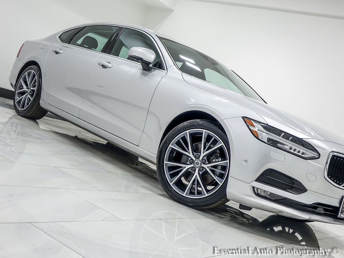 Sold 2018 Volvo S90 Momentum in Crestwood